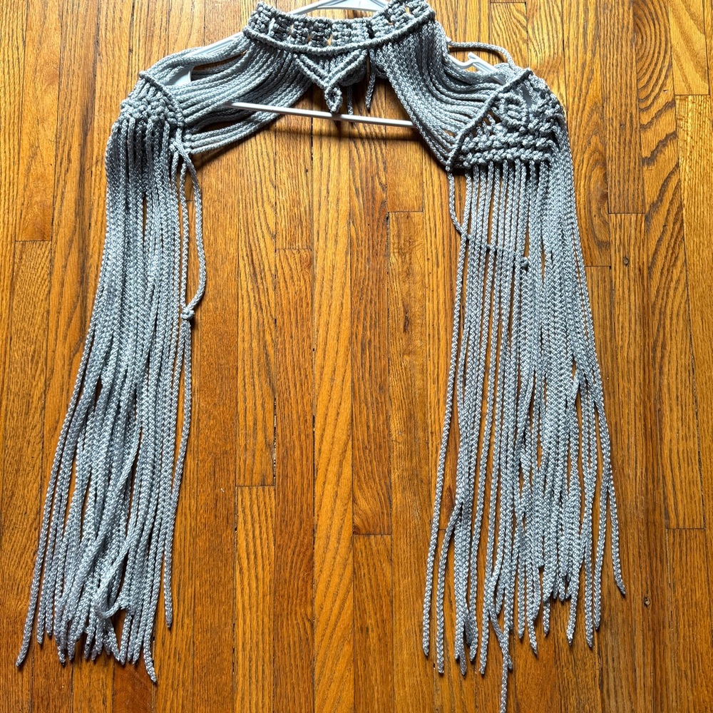 STUNNING fringe cape! ❤️